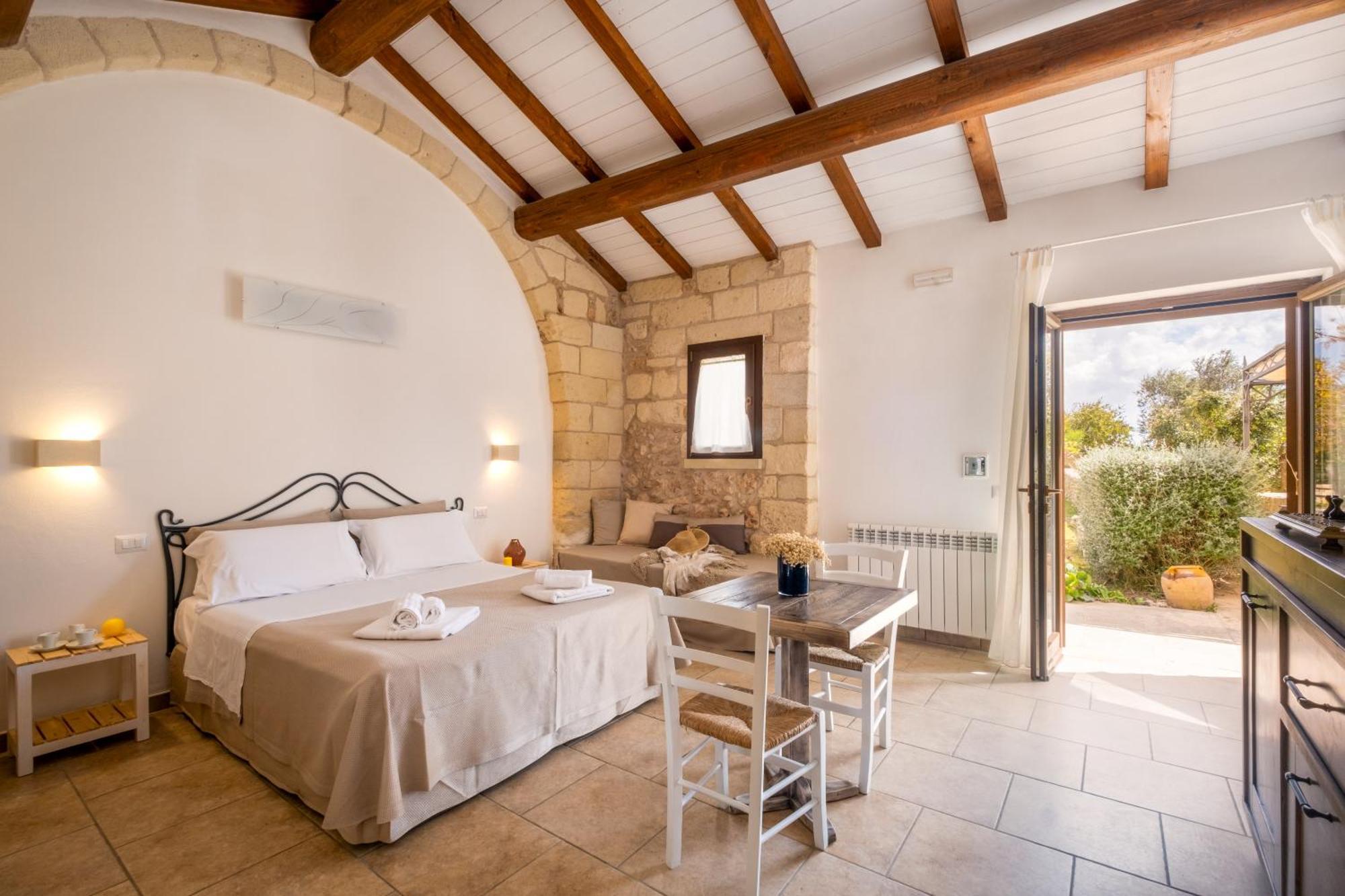 Agriturismo Masseria Costarella Borgagne Eksteriør billede