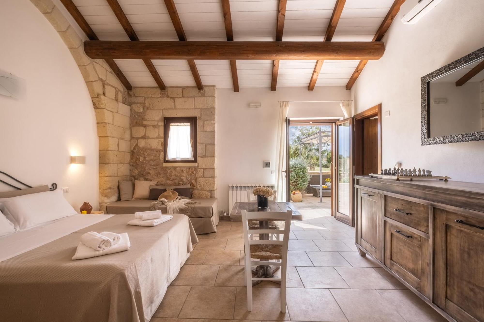 Agriturismo Masseria Costarella Borgagne Eksteriør billede